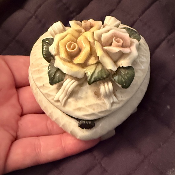 Heart-Shaped Floral Trinket Box - Picture 1 of 4